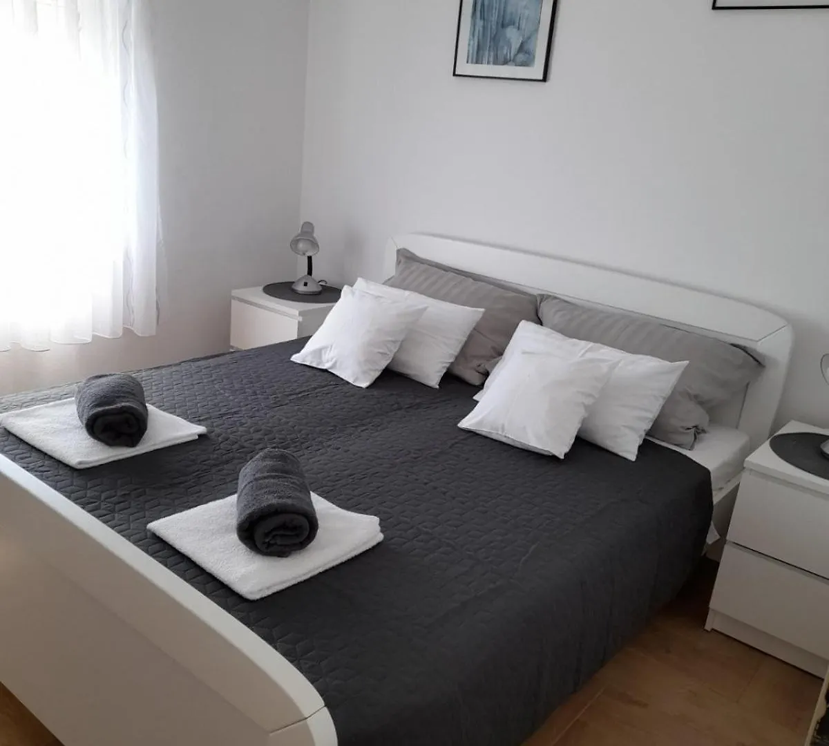 Ferienwohnung Ivo I Kata Vir Apartment